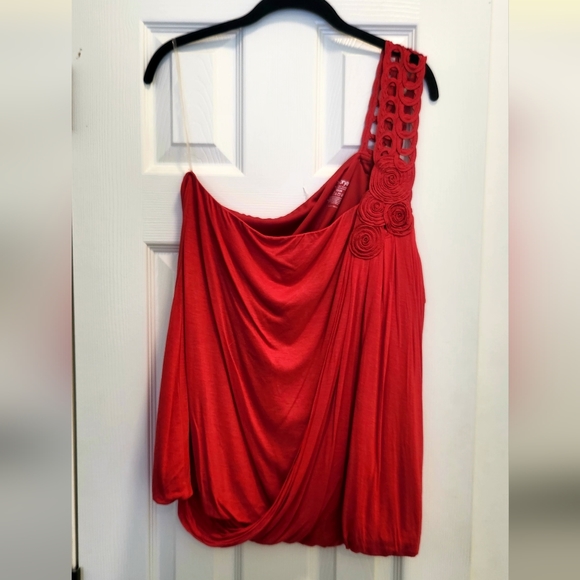 One Shoulder Top - Picture 3 of 3